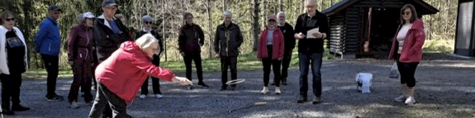 Ylöjärven senioreiden liikuntapäivä Pikku-Ahvenistolla