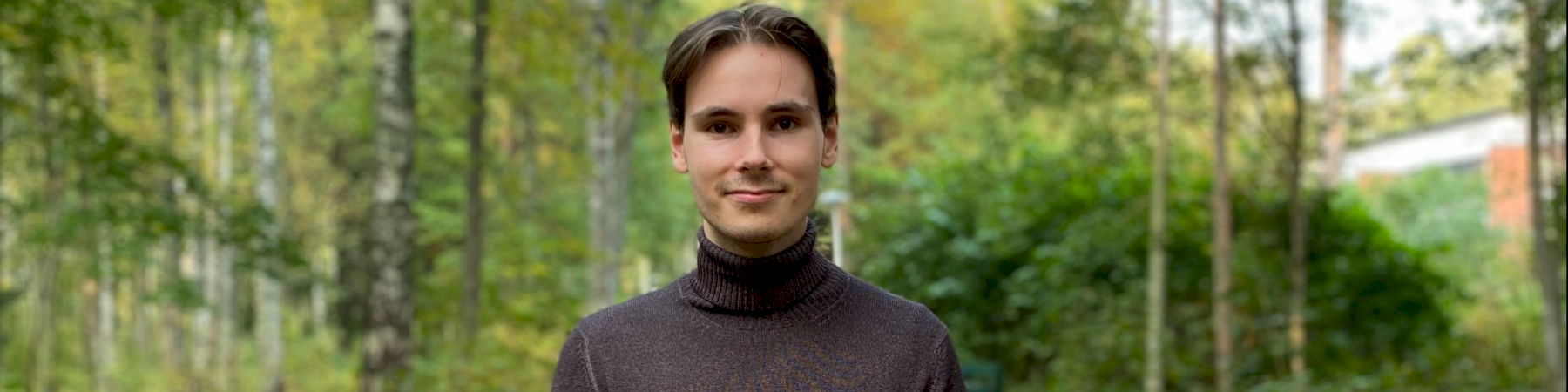 Mitä neljä nuorta ajattelee senioreista? – Elias Nordman: "Mummot pitävät kukista"