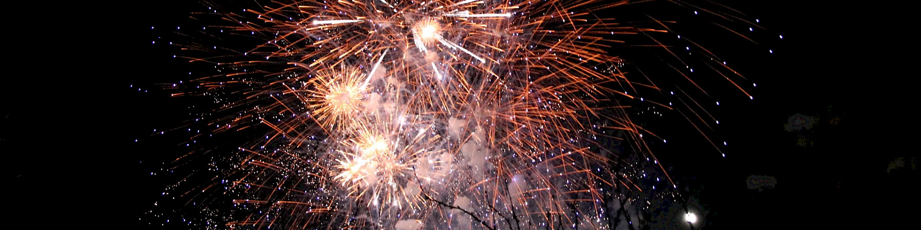 Iloista ja parempaa vuotta 2021!