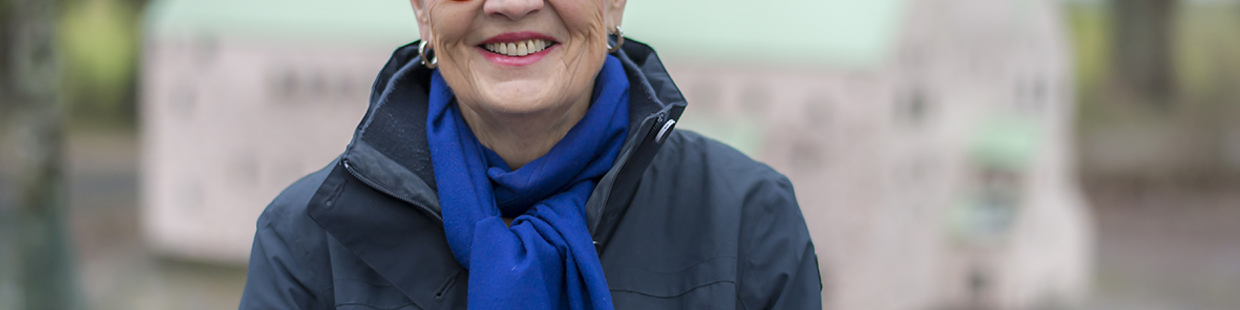 Yksin ei pidä jäädä - haastattelu Rohkeasti seniori -hankkeen puhujilta